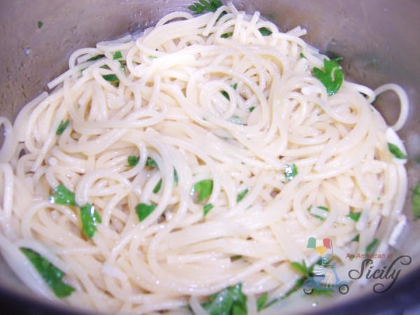 spaghetti with parsley